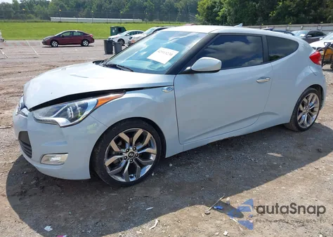 2015 Hyundai Veloster Re:flex z USA, uszkodzony, nr VIN KMHTC6AD6FU222077